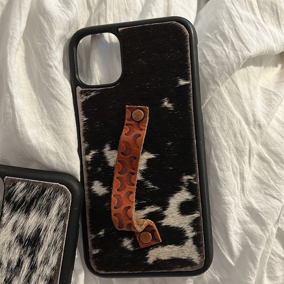 Western iPhone 11 cases!🤠 - Picture 2 of 4